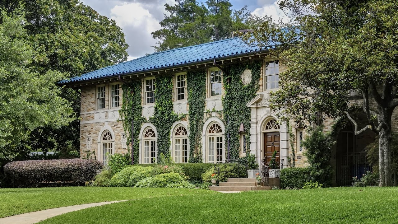 Iconic Lakewood Home by Society Architect Anton Korn on Dallas Estate Lot