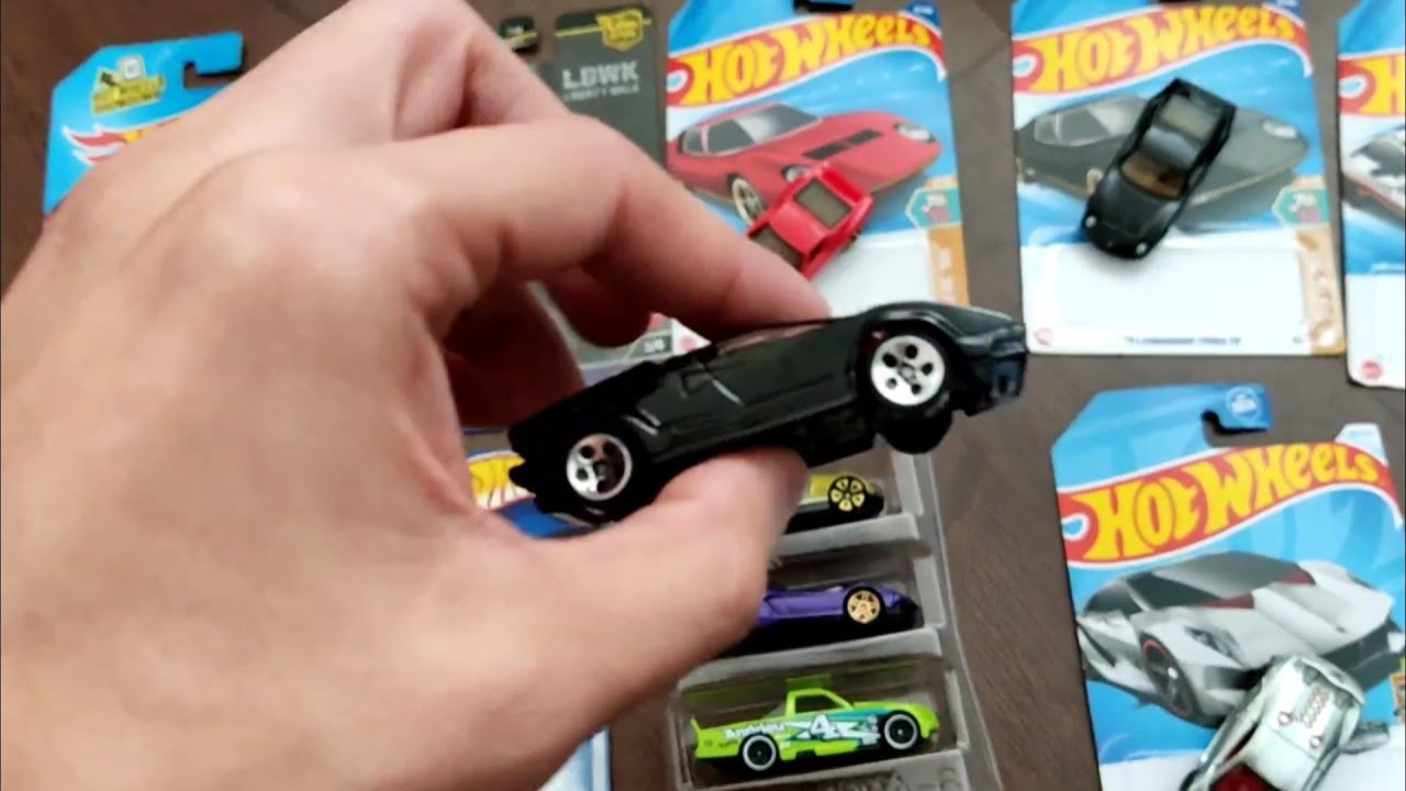 Atualizando nossa coleção de #Hotwheels Lamborghini! Estamos de volta! 🔥