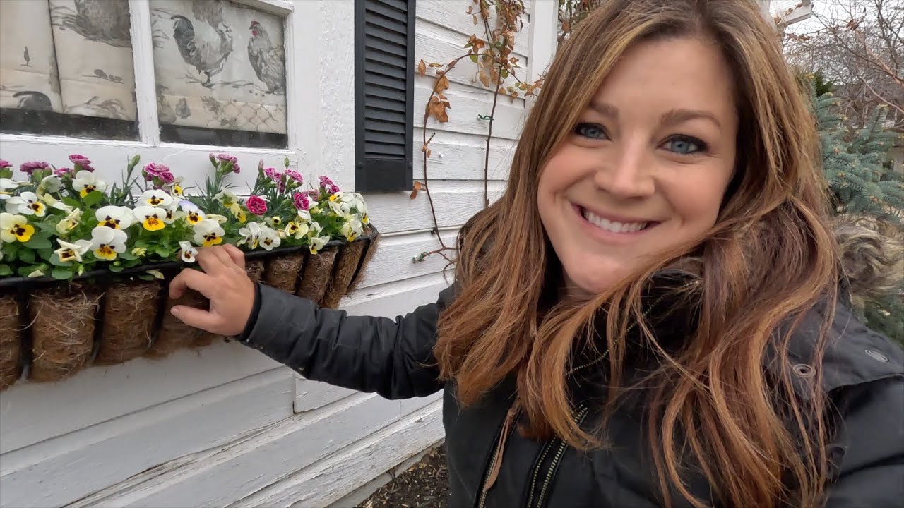 Planting 3 Simple Spring Containers & a Bunch of Zinnias! 🌸🌿🥰 // Garden Answer