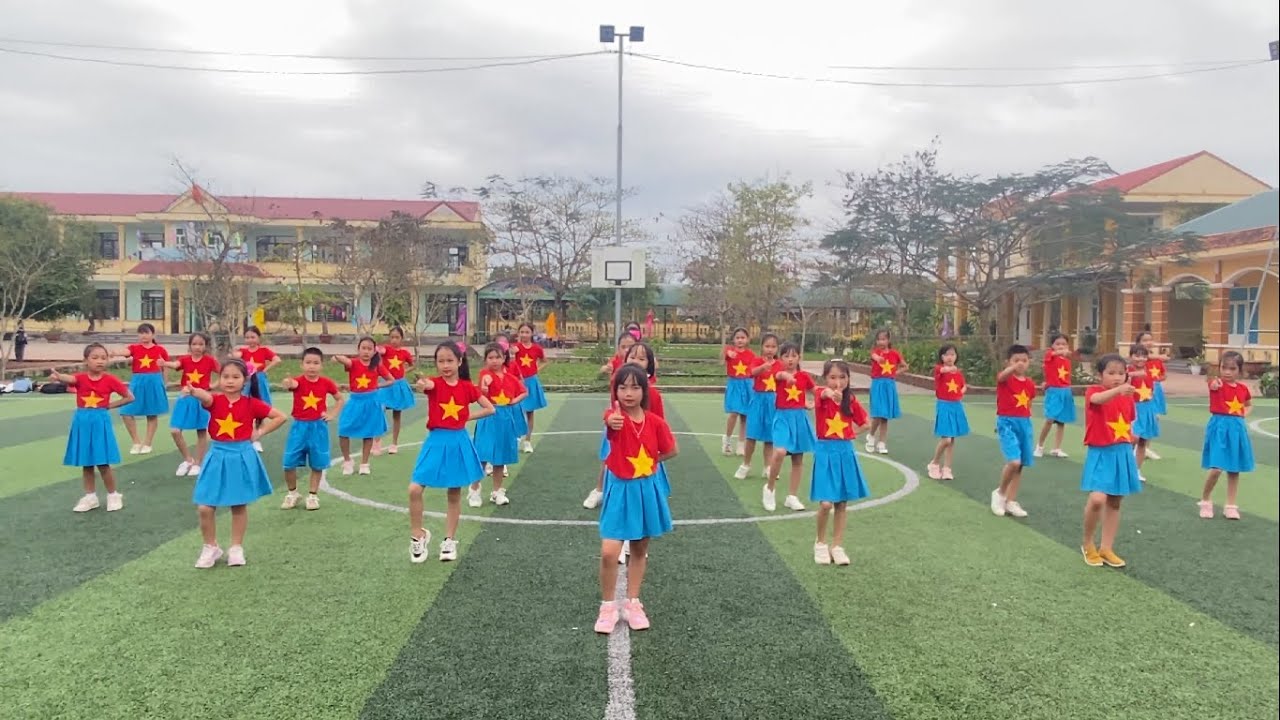 TH Mai Thủy - Sân chơi đồng diễn Flashmob - 