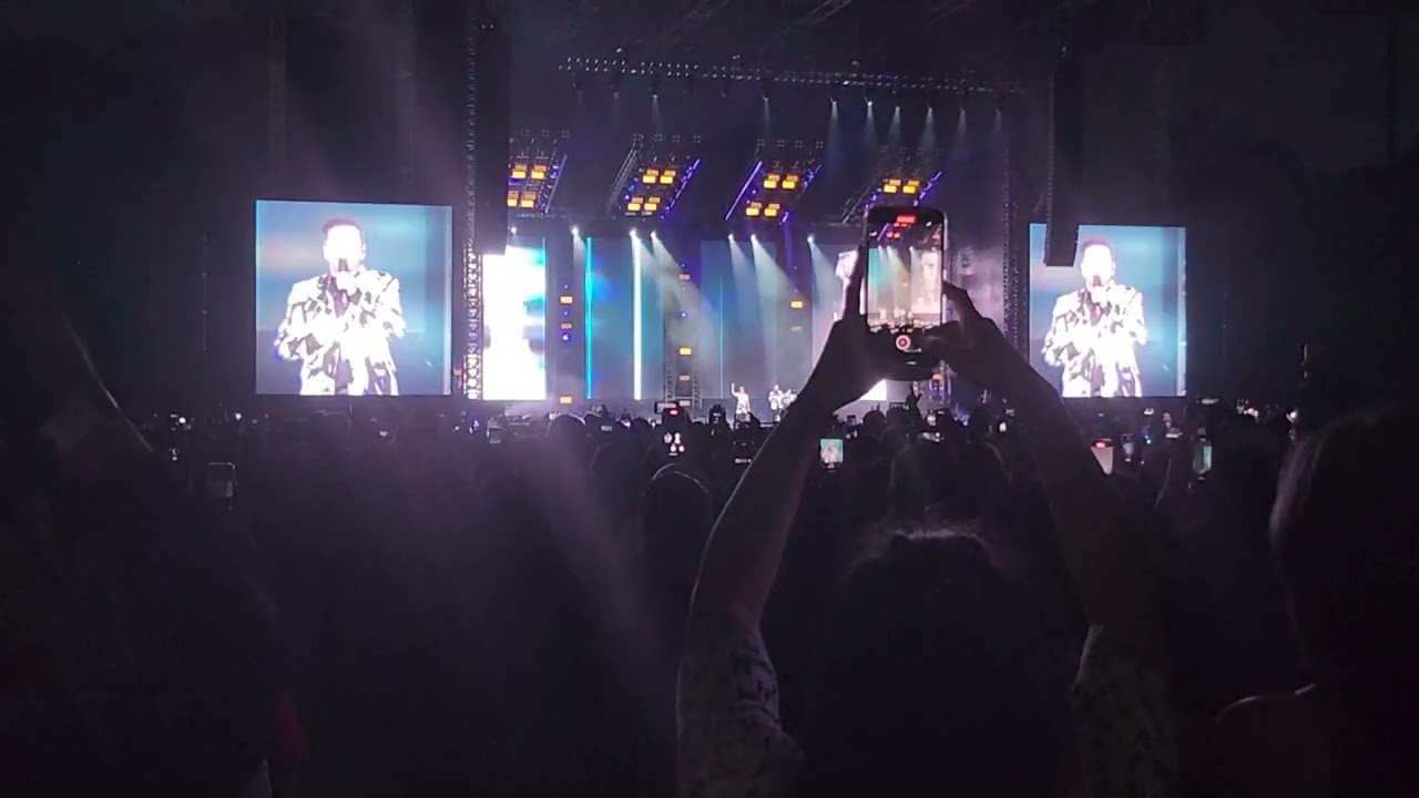 Westlife - My Love live stadion madya jakarta