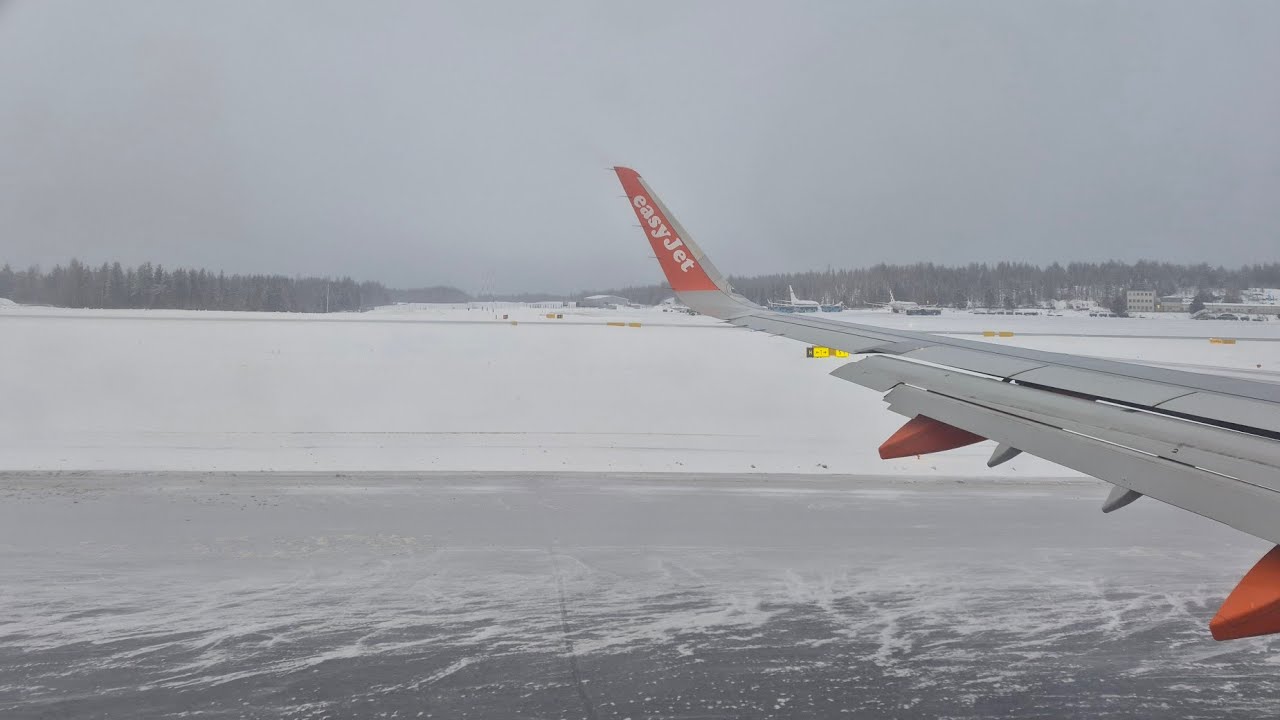 Landing At Rovaniemi Airport - Lapland, Finland, December 2025 - Easyjet