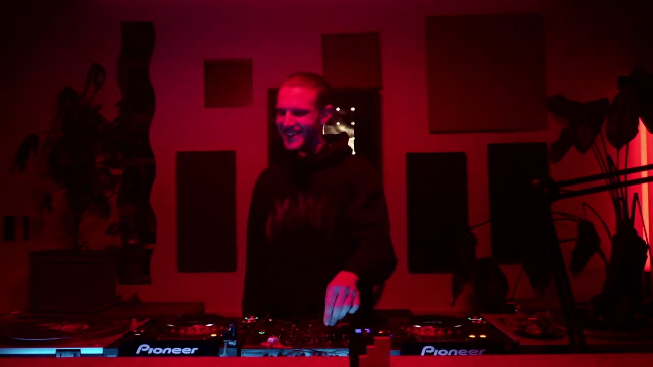 Observer - Techno Mix - Maxi Radio