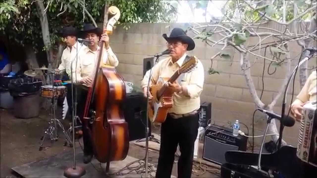 Puño de Tierra Chirrines Con Tololoche en Vivo Santa Ana CA,  818-290-4645