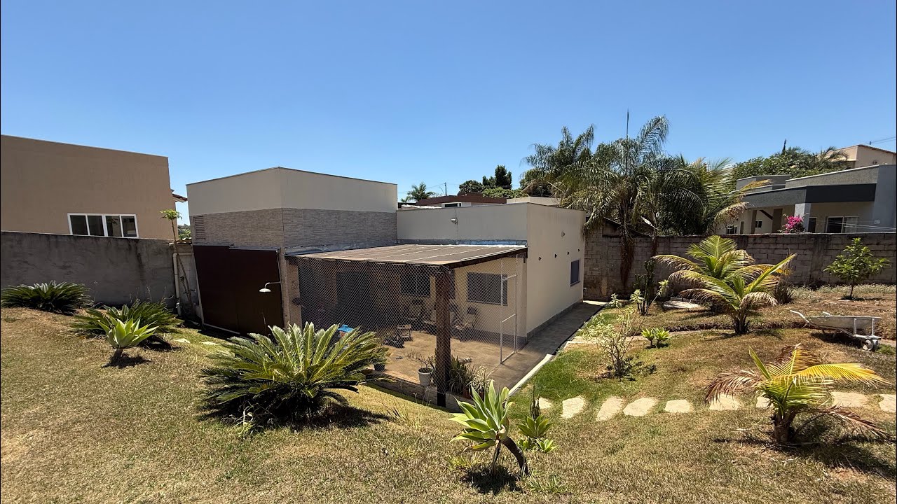 Casa à Venda no Ouro Vermelho 2 | 3 Quartos com Suíte em Condomínio Fechado no Jardim Botânico