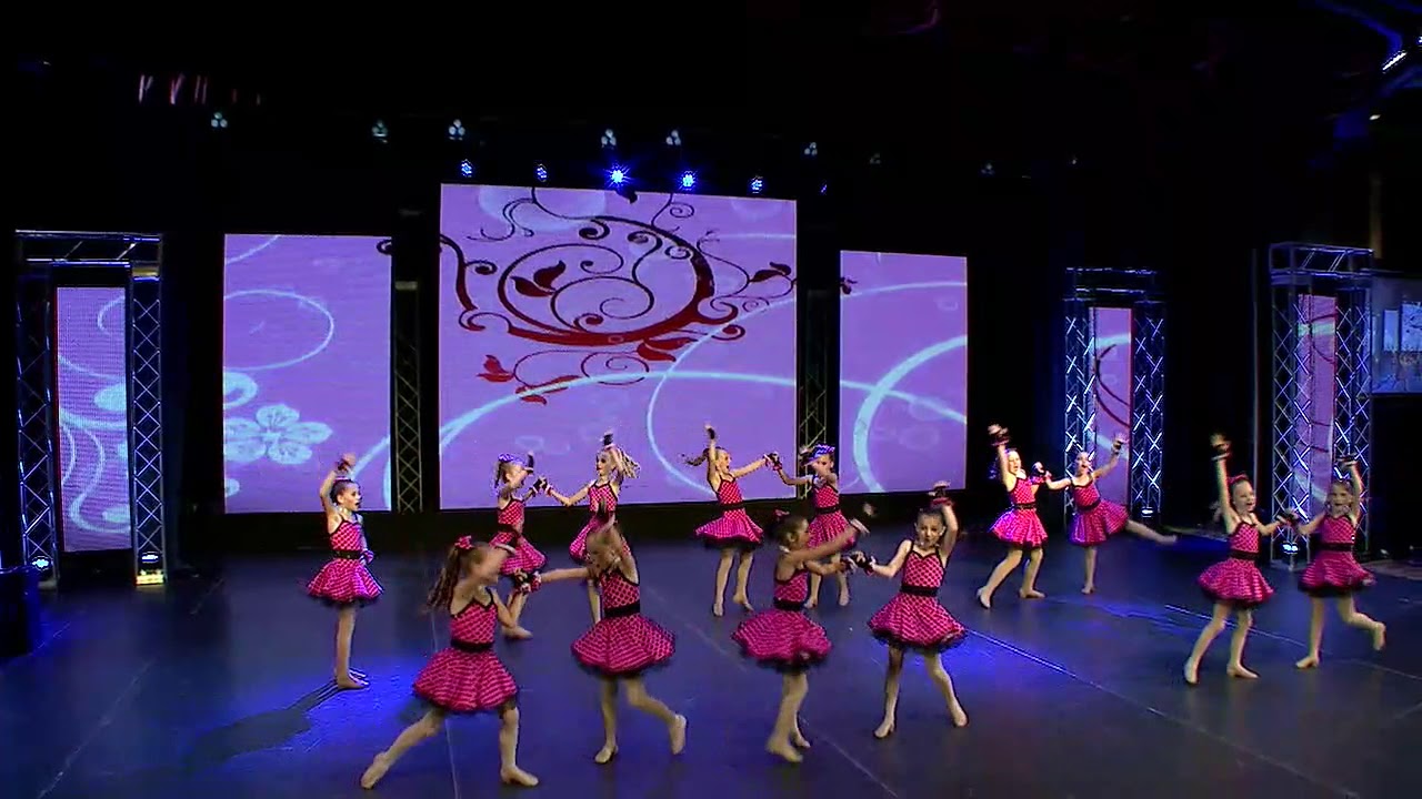 2017 SHOWSTOPPERS Dance - 