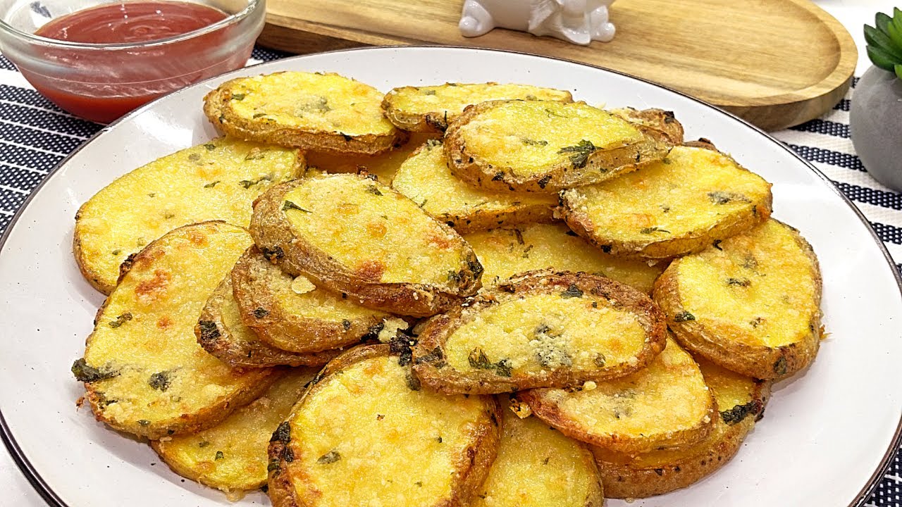 Хрустящий картофель с пармезаном в духовке. Простой и вкусный рецепт!