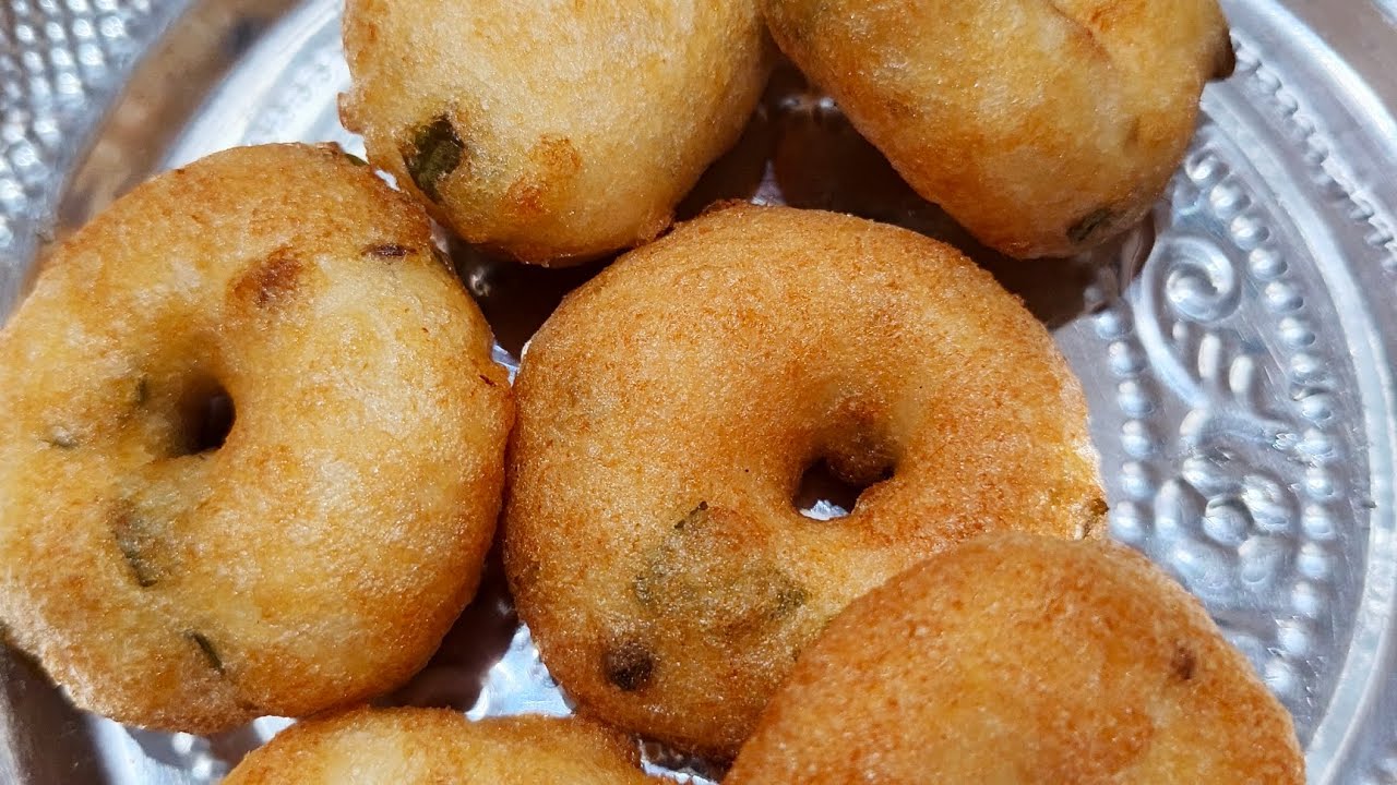 Crispy Uluntha vadai | மொறு மொறு உளுந்து வடை | ஆட்டு உரலில் ஆட்டு செய்த உளுந்த வடை