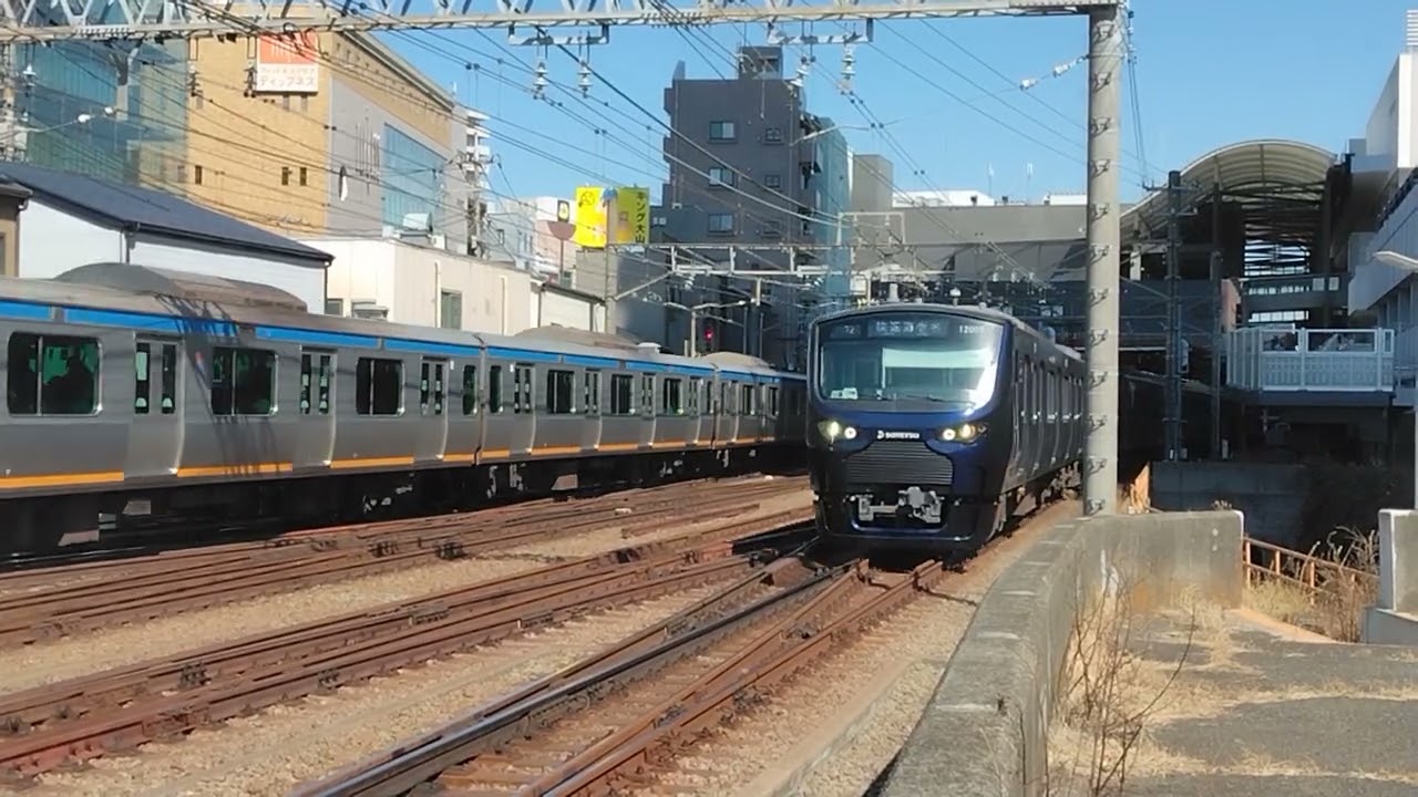 相鉄11000系11005編成快速横浜行&相鉄12000系12105編成快速海老名行