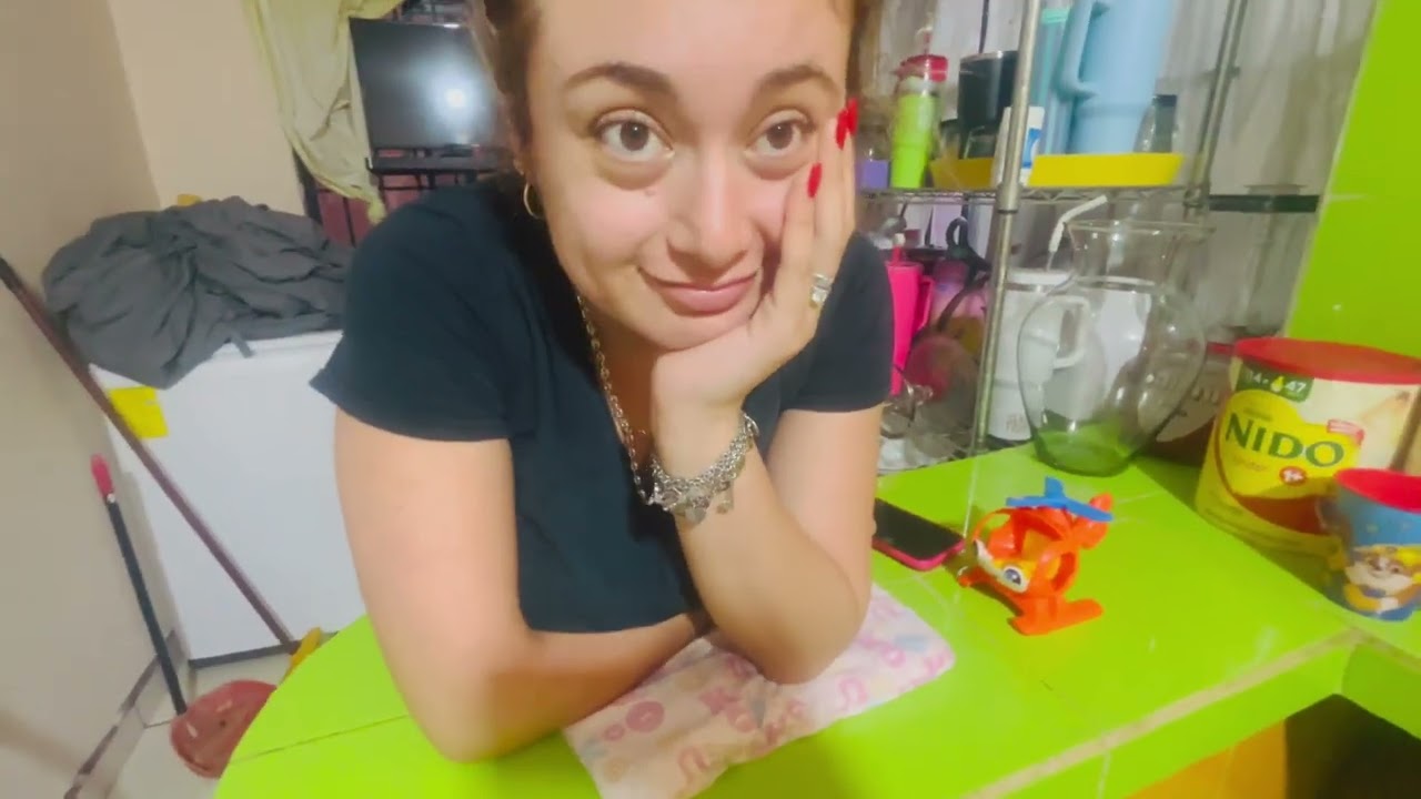 Mía y Matías Dejan la Teta