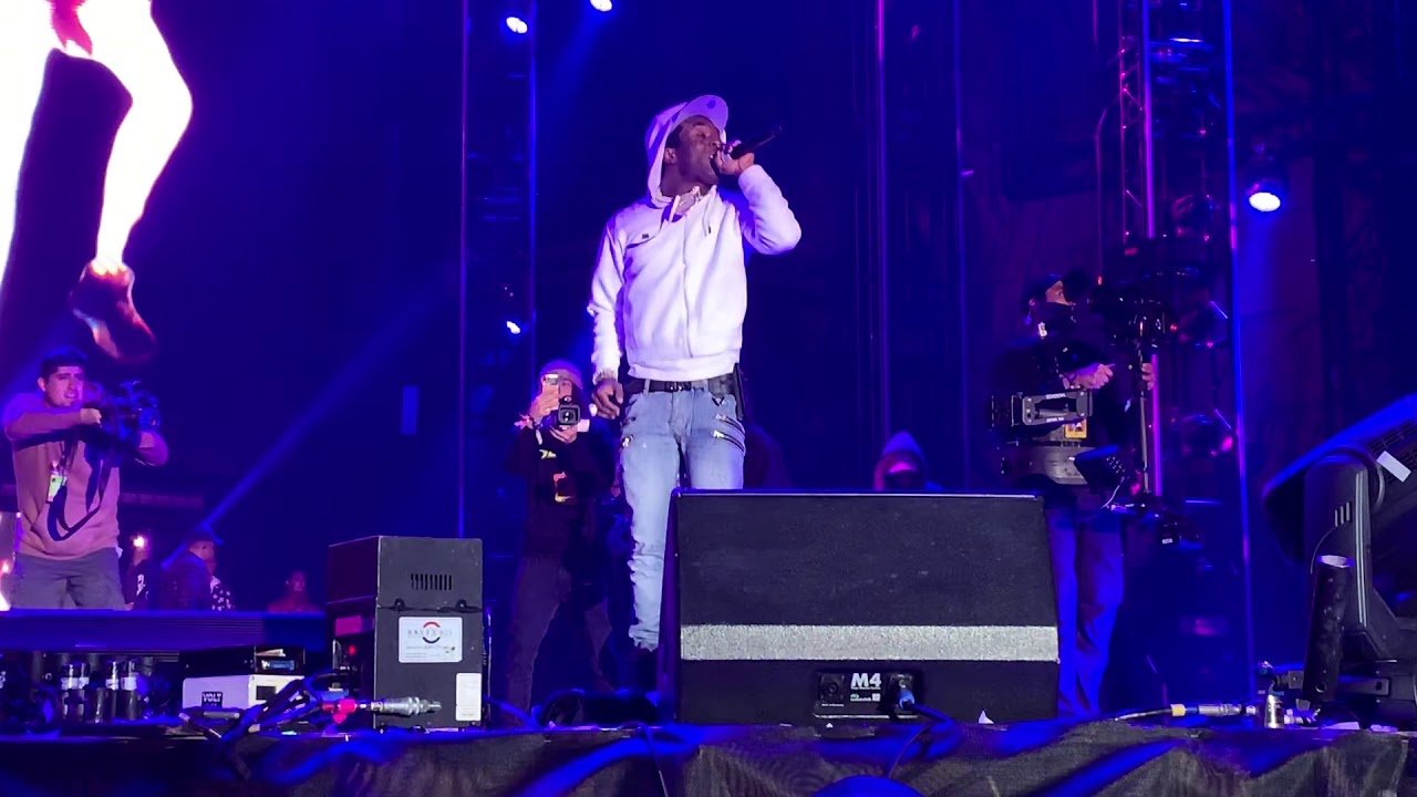 LIL UZI VERT PERFORMS FUTSAL SHUFFLE (DANCE) LIVE AT ROLLING LOUD LA