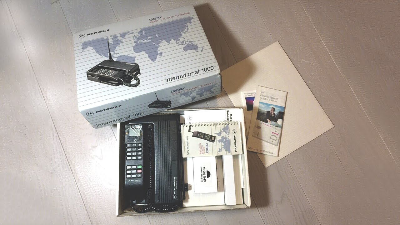 Motorola International 1000 - new and boxed - autotelefon brick phone