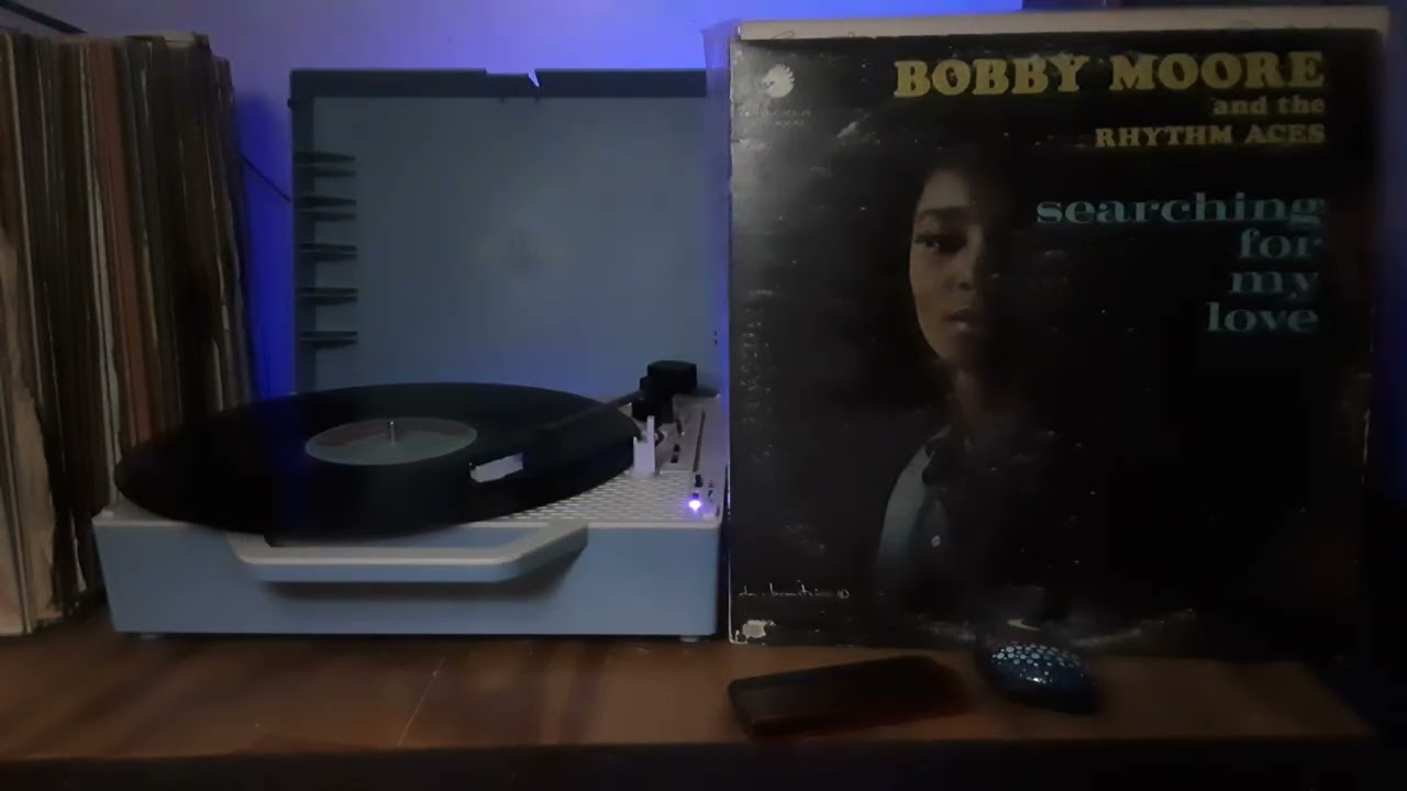 RELAX AND VIBE TO VINYL ON VICTROLA.............(I DO NOT OWN RIGHTS TO THE MUSIC)