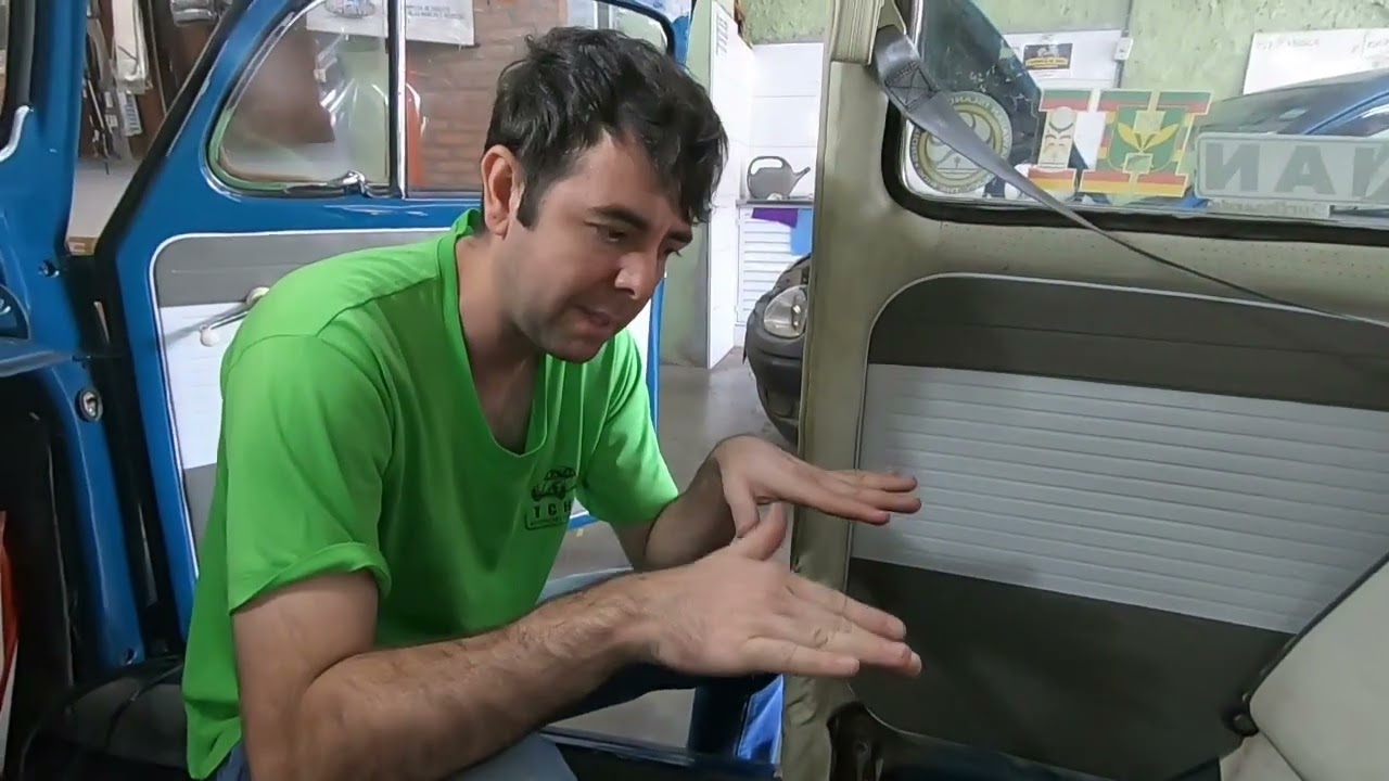 Colocando a Caixa da Bateria do Fusca