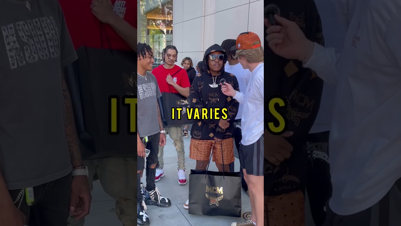 He makes $100,000/YEAR Selling socks to homeless people😱#shorts