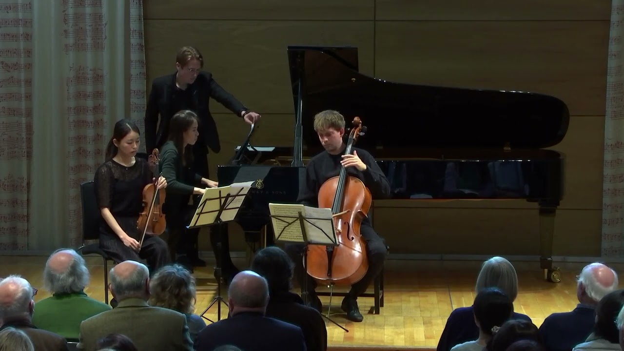 Trio Opal plays T. Takemitsu 