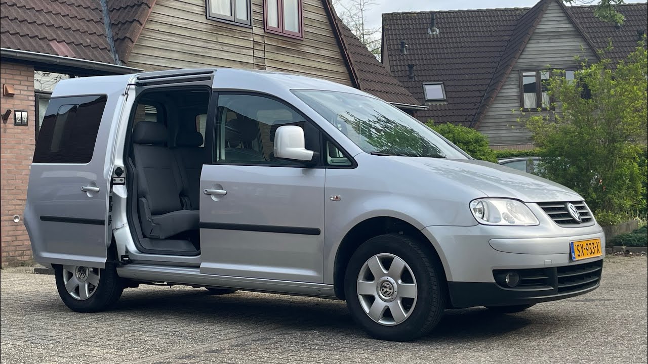 Volkswagen Caddy Combi 2009 in 4K Reflex Silver 15 inch LM  (NL tekst)
