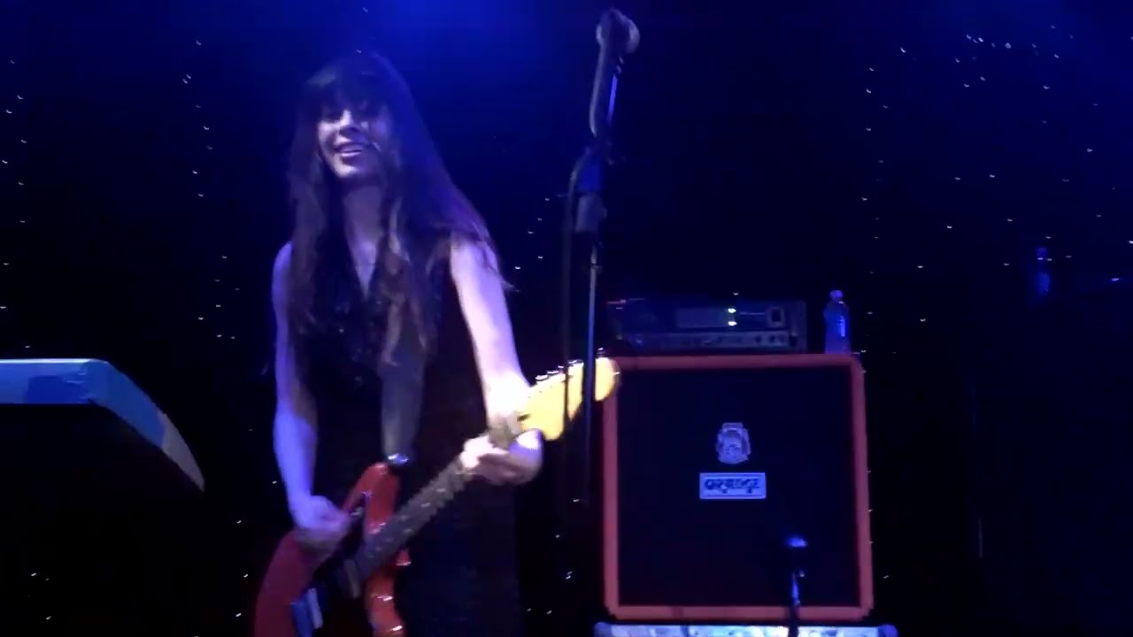 Le Butcherettes - Six More Live @ Ottobar, Baltimore, MD Nov 03, 2011
