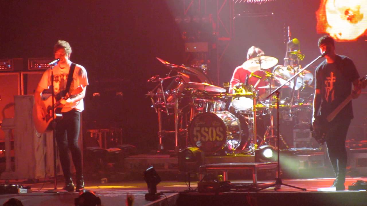 5 Seconds Of Summer - Beside You - SLFL Tour Manchester 2016
