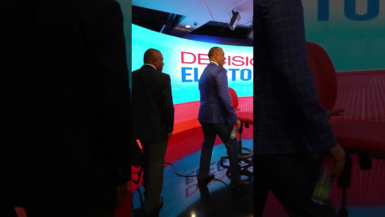 Detrás de cámara con el talento de CDN 