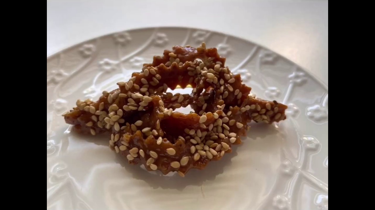 Chebakiya pour le mois du ramadan شباكية لرمضان