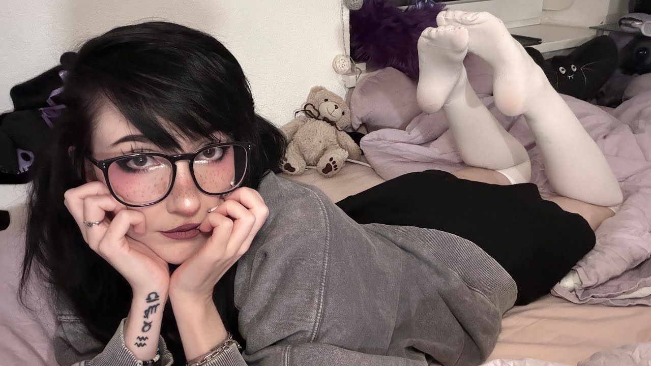 ASMR Clingy Goth Girlfriend is being Needy 🥺👉🏻👈🏻 [nananightray roleplay]