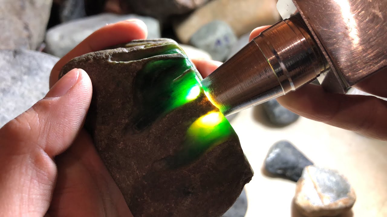 赌石掌门精品翡翠原石大放漏！