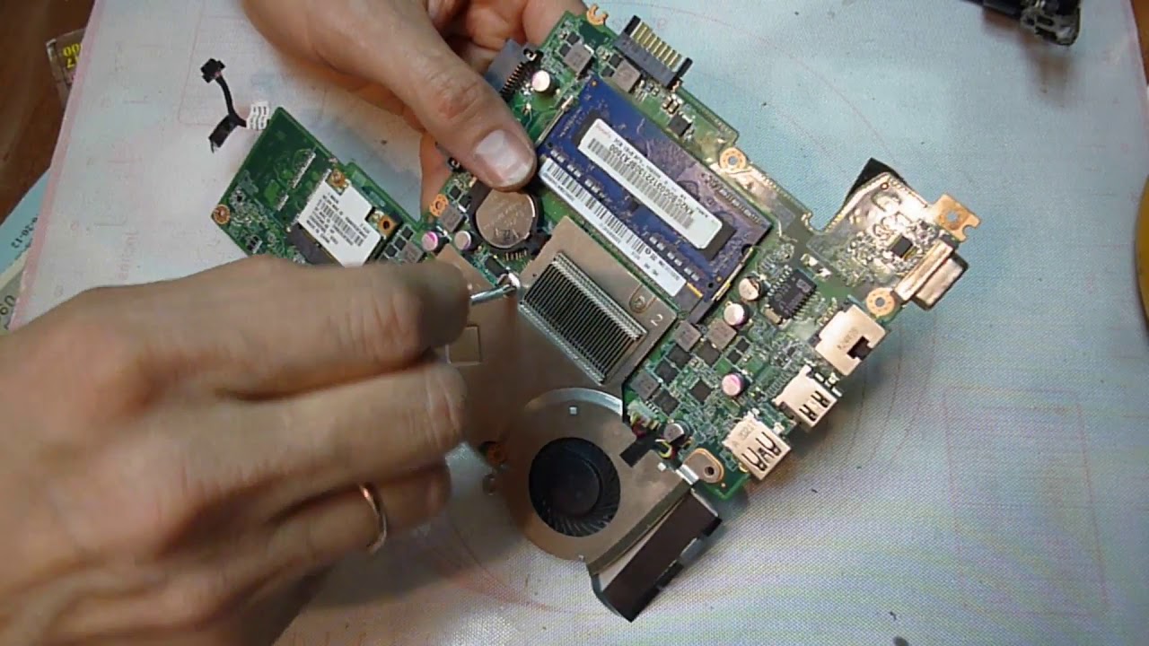 Полная разборка, замена матрицы Acer Aspire One