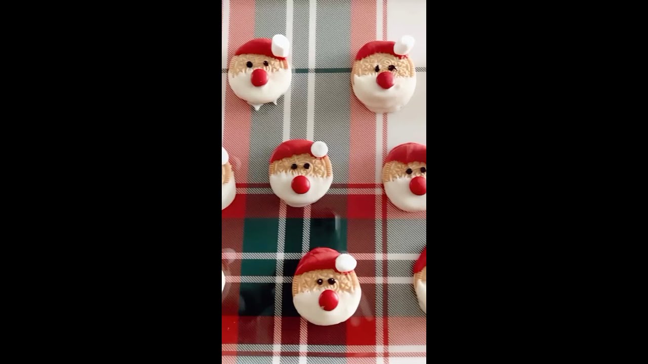 Sweet Santa Fun: Oreo Treats for Christmas Cheer!🎅🍪