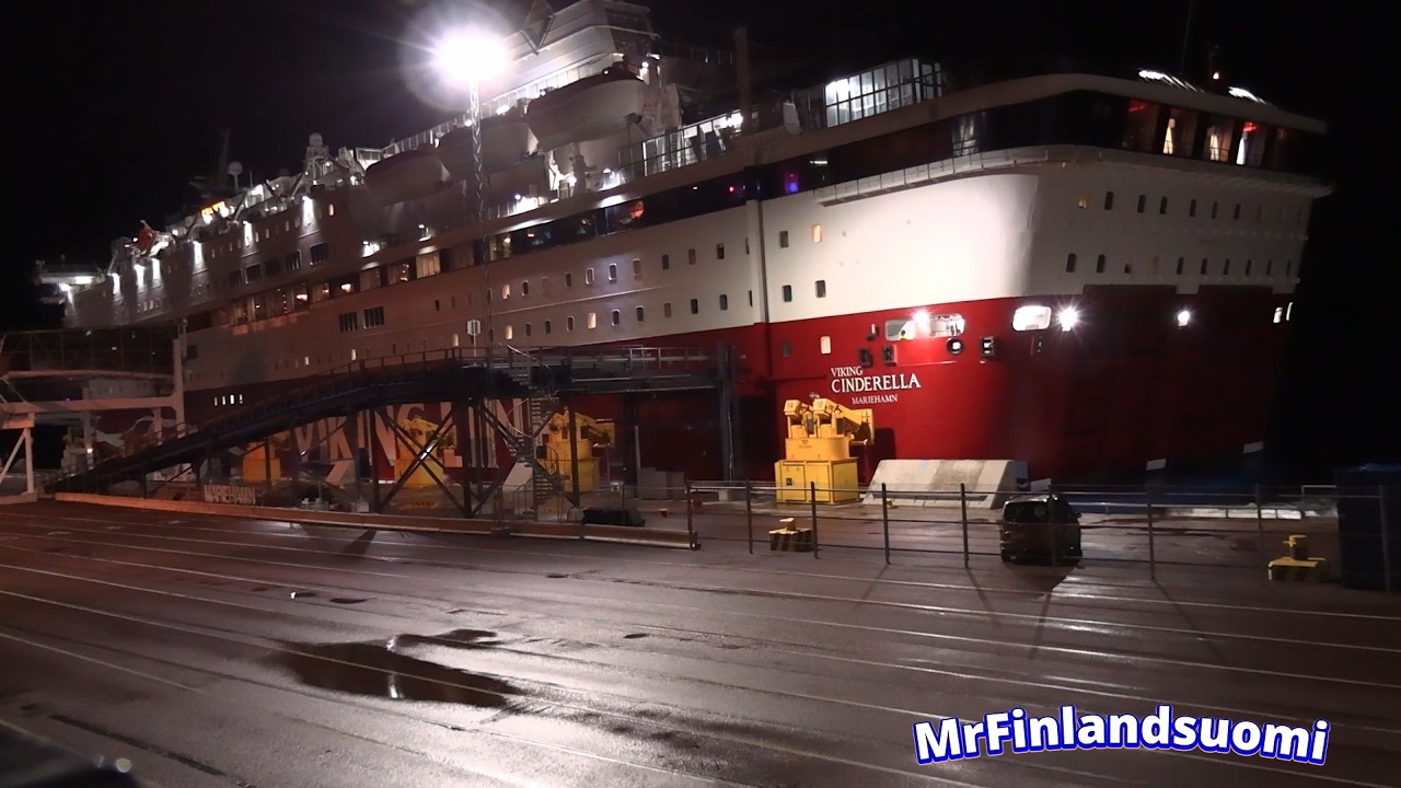 M/S Viking Cinderella In Hard Wind 20m/s Dark & Rain -- Mariehamn 05.04.2026 -- Viking Line