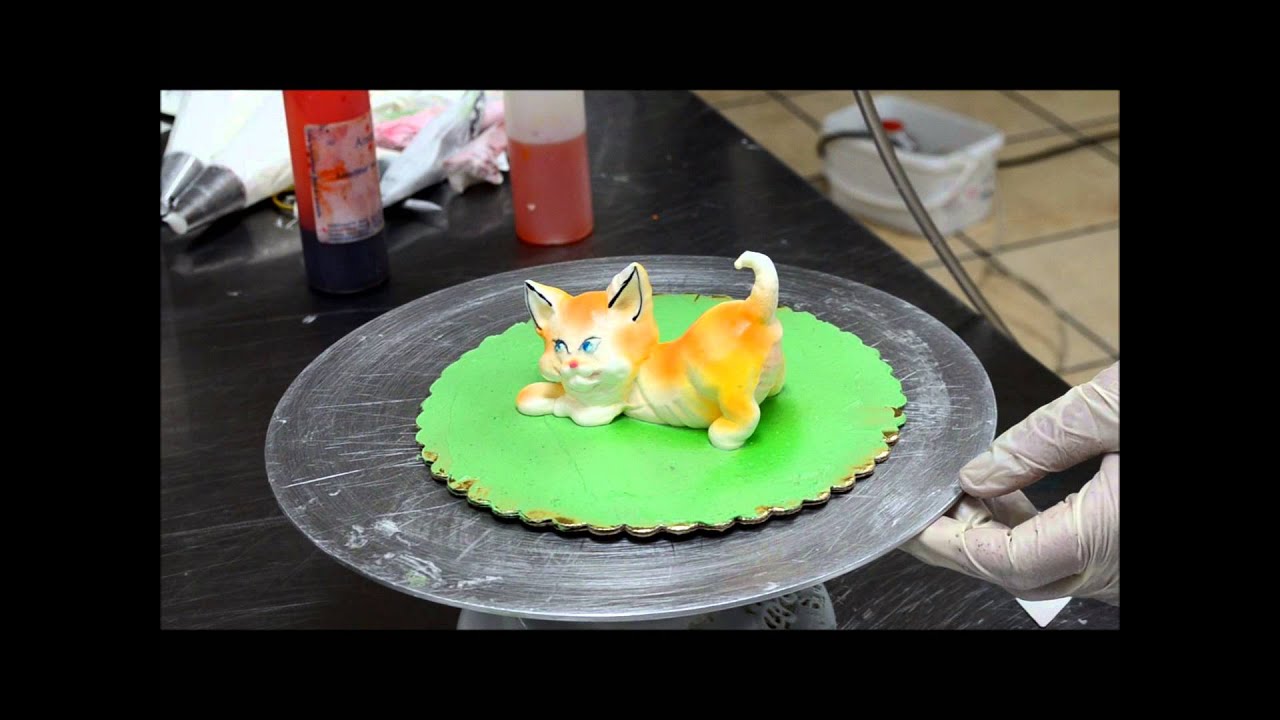 Decorating Cat from Cream - Whipped cream Cat - Eatable Cat in icing