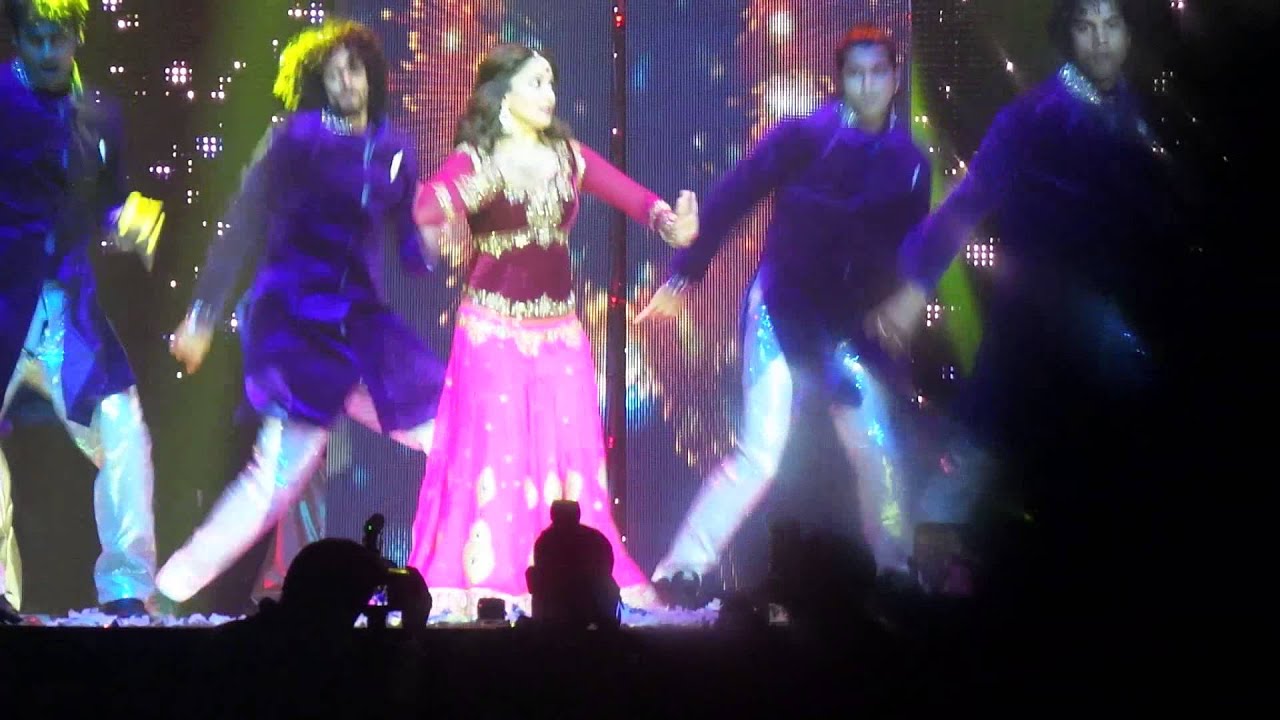 Madhuri Dixit's Performance in London Part 1 (5-10-14)