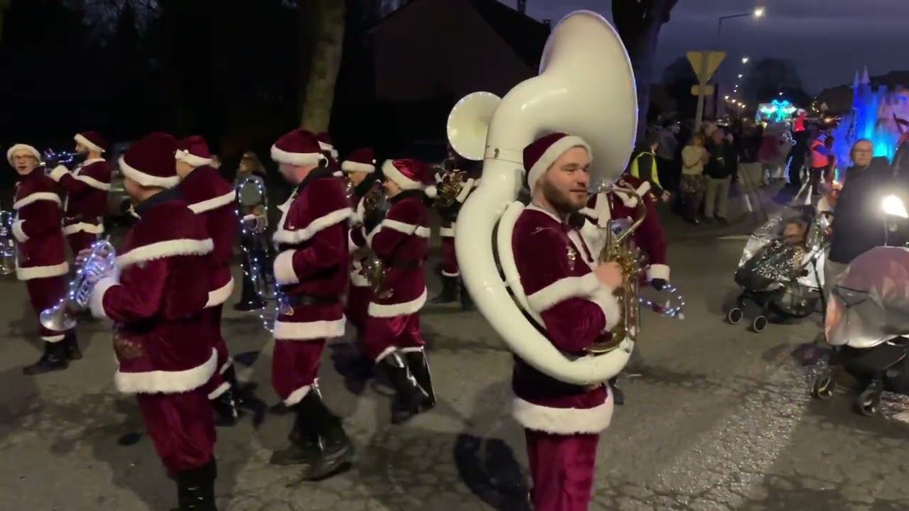 Parade de Noël Anzin (59410) Samedi 23 Décembre 2023 .