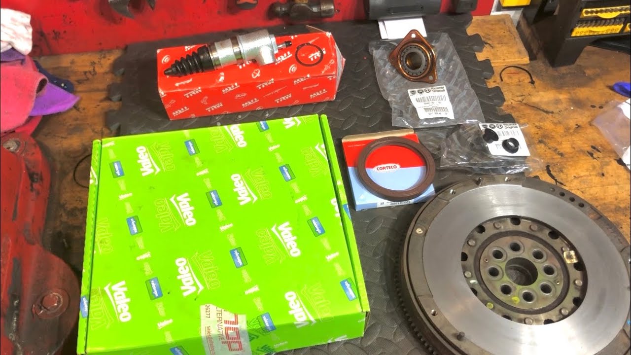 Alfa Romeo Restoration part 13. GTV Rear main seal, Flywheel, Clutch, Main input shaft cover seal
