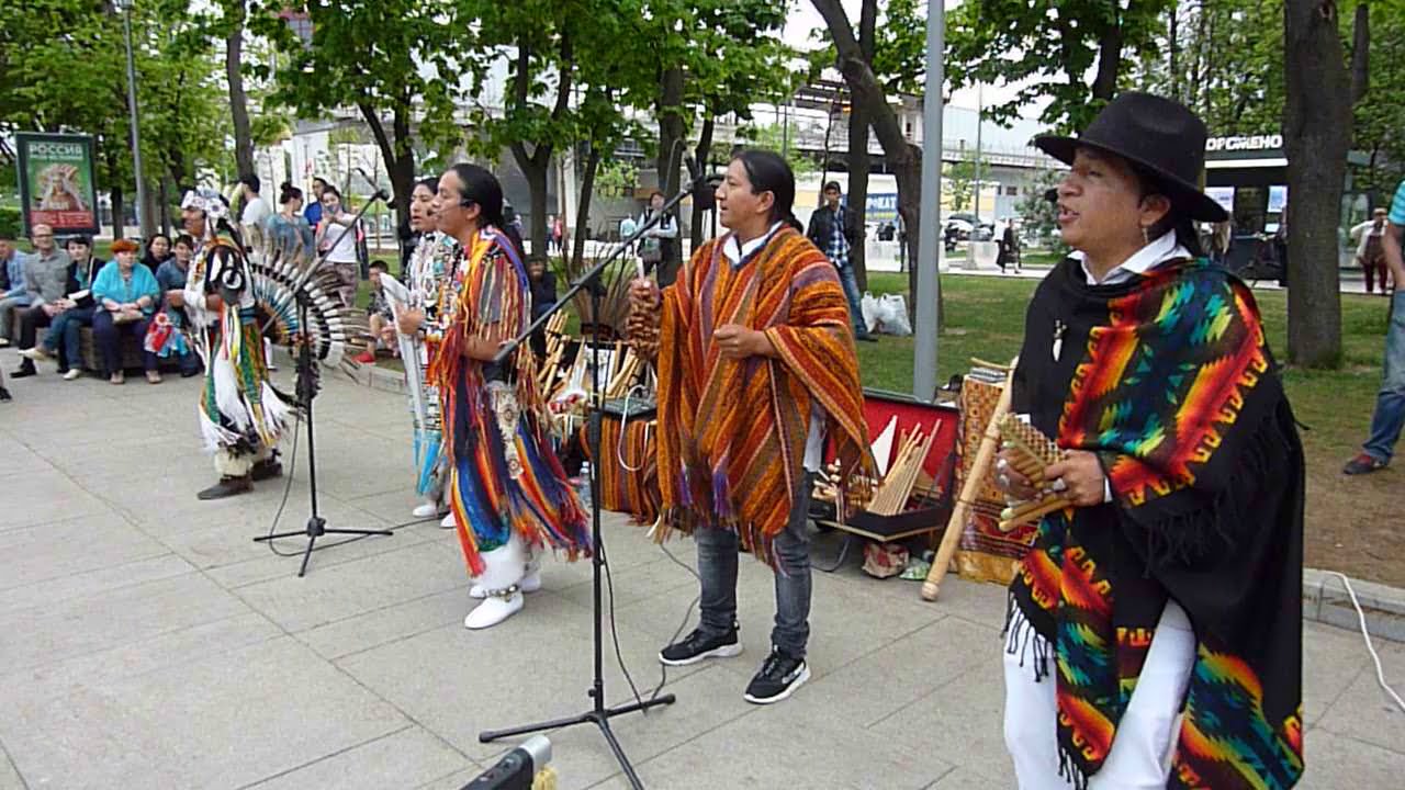 Музыканты из Эквадора -- El Sariri (song) -- 12.05.2019, P1090640