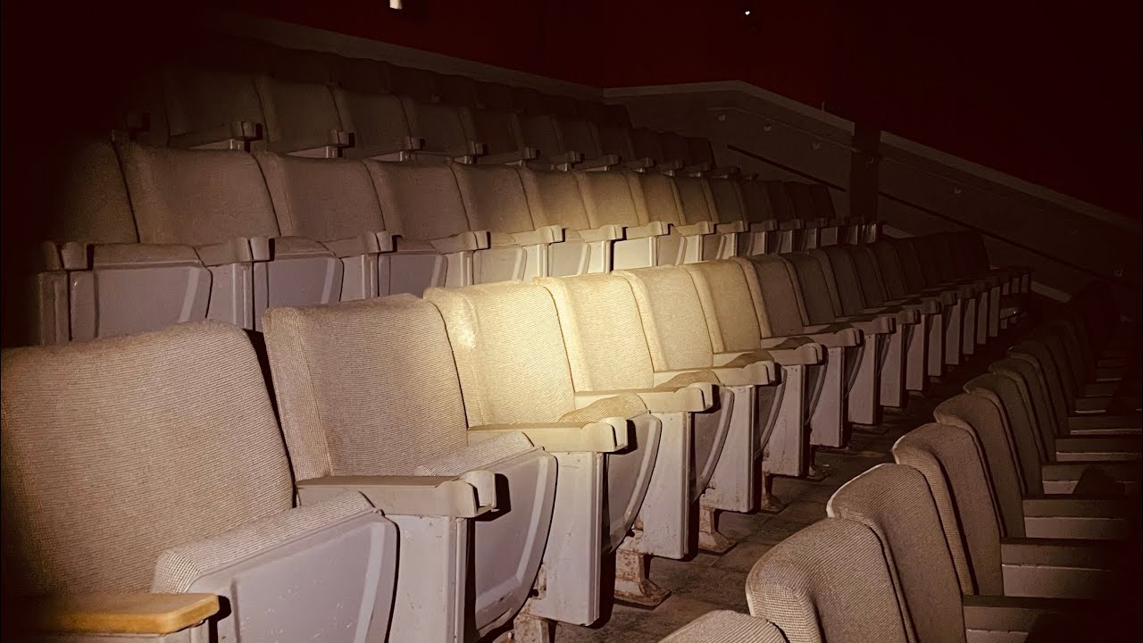 Abandoned Movie Theater 🍿🎬😳