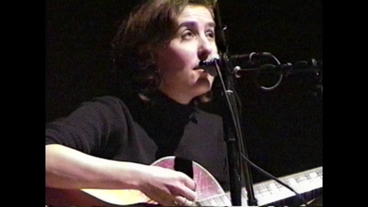 Lois 12/11/1997 The Hub
