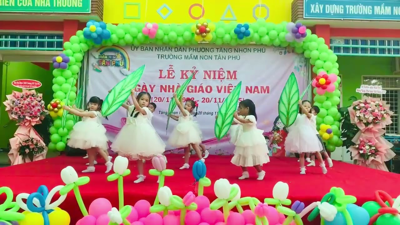 Múa bài “Người gieo mầm xanh” và “Lời cô”