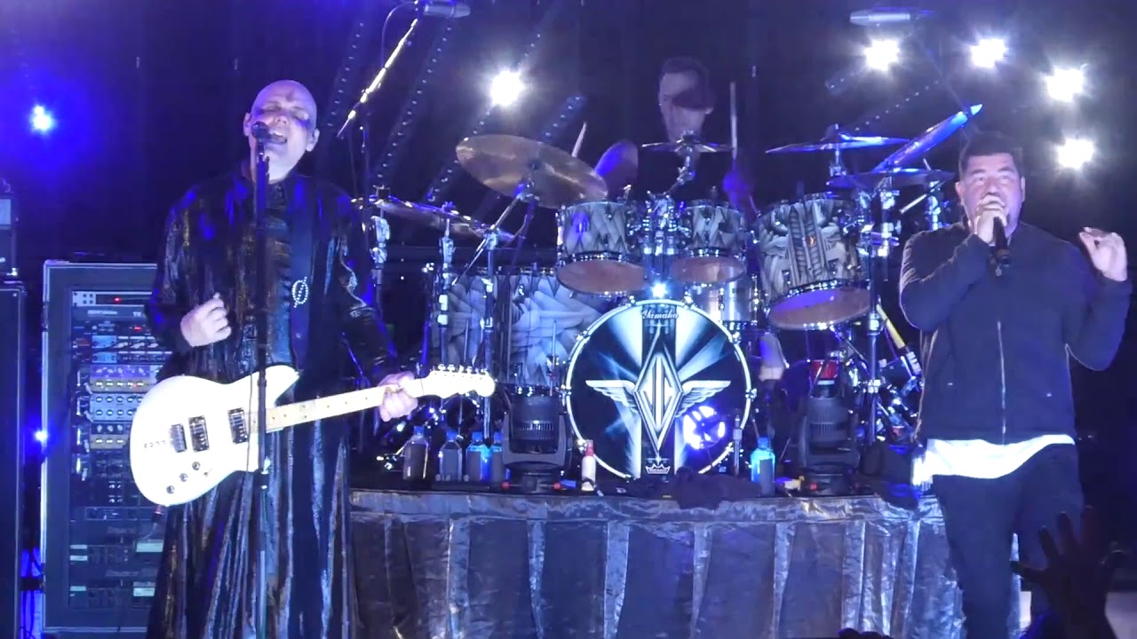 Smashing Pumpkins - Snail w/ Chino Moreno (Deftones) - MULTICAM - 8-2-18 PNC Bank Arts Center NJ