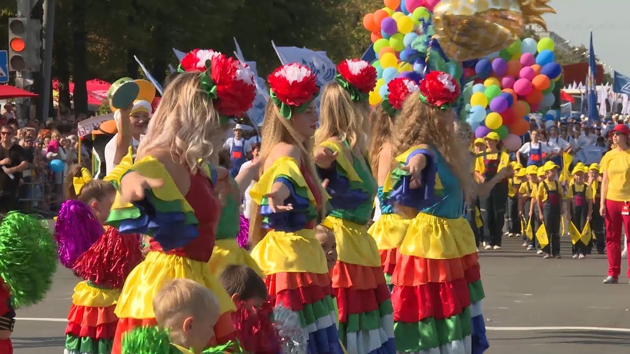 СТК. Зажигательное карнавальное шествие украсило Солигорск