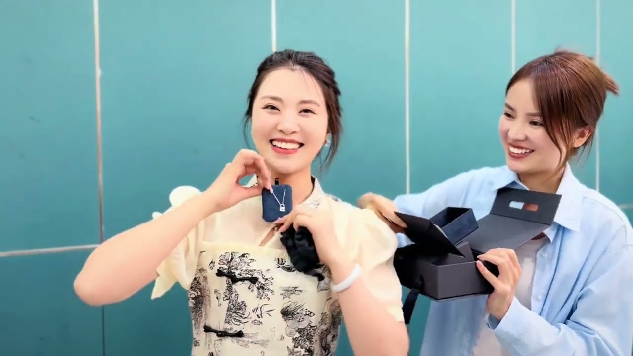 媳妇生日老公一毛不拔 却意外收到俩儿子给的惊喜和侄女的祝福