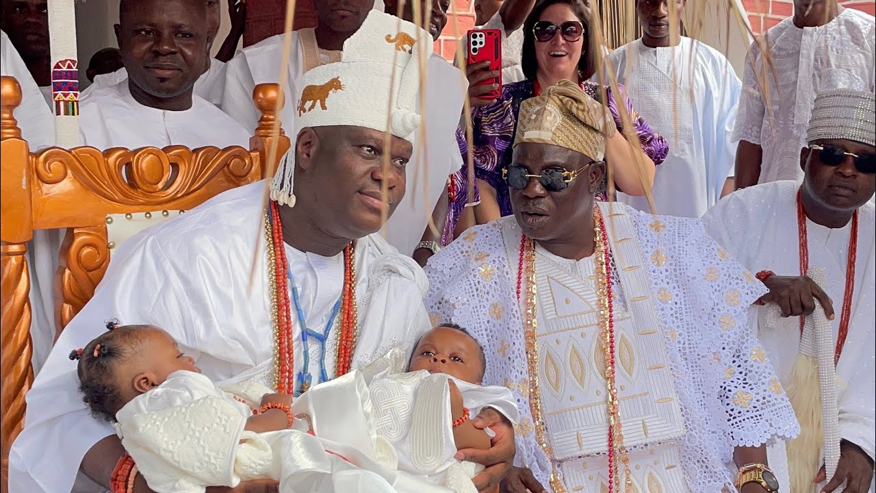 JOY ON THE AIR AS OLORI TOBI’S TWINS ENTER OONI’S PALACE FOR THE FIRST TIME