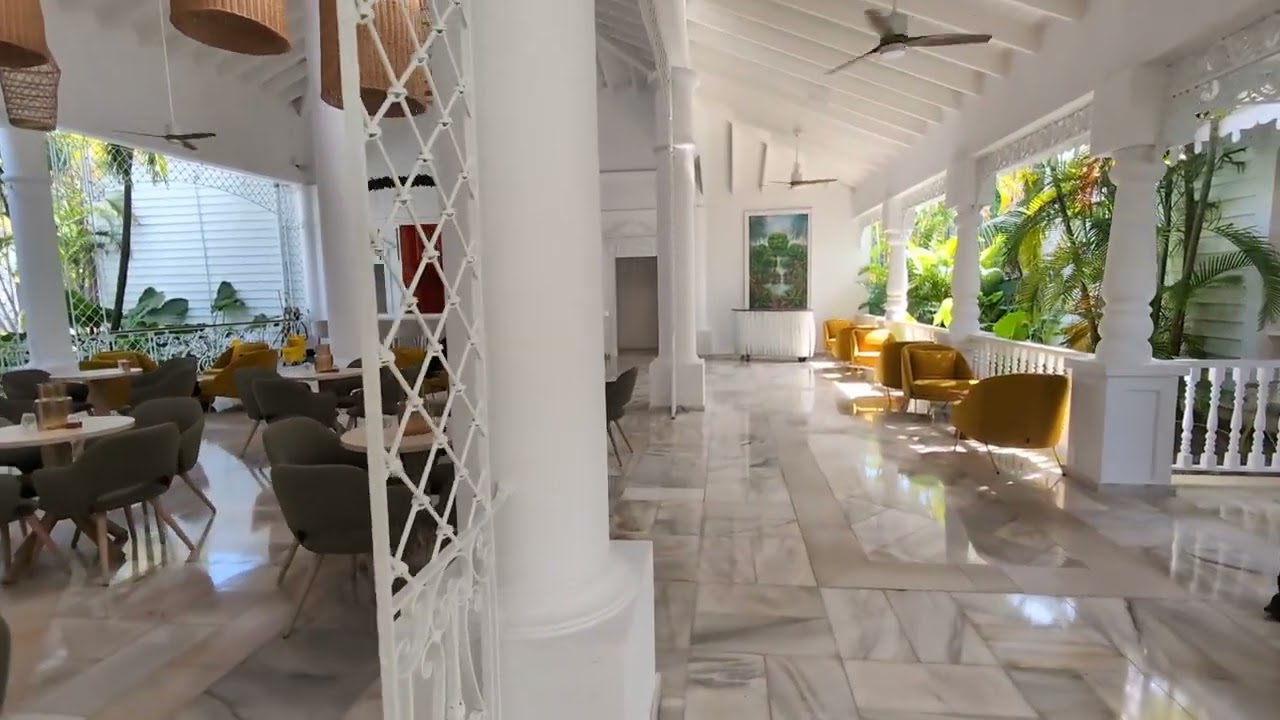 BAHIA PRINCIPE LUXURY ESMERALDA PUNTA CANA DOMINICAN REPUBLIC. LOBBY. LOBBY BAR AND SPORTS BAR.