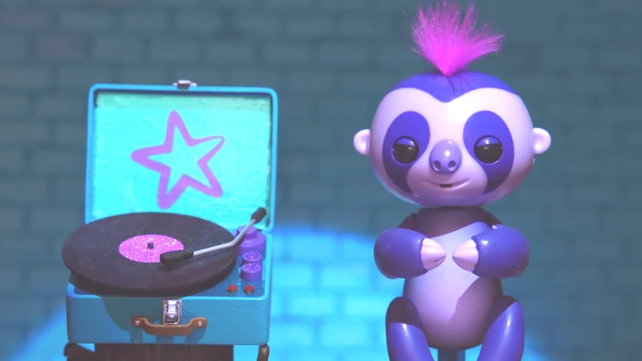 New Best Friend on The Bestie Game | The Fingerlings Show | Kids Videos