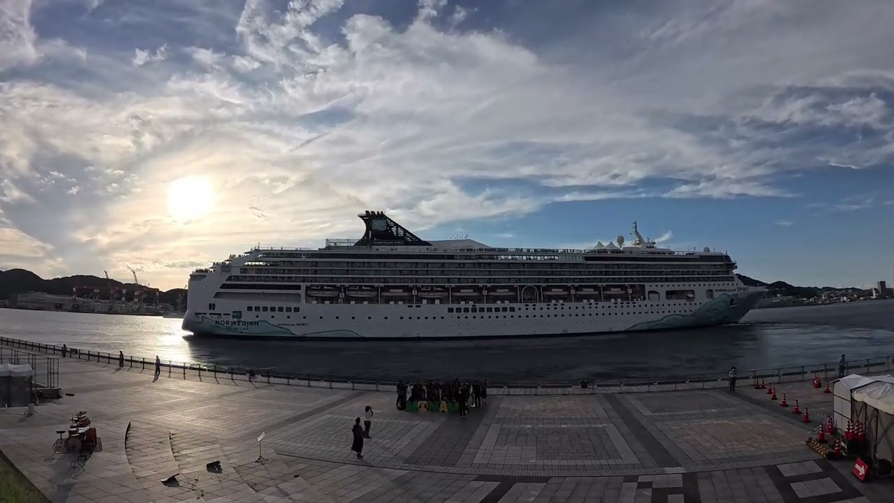 Norwegian Spirit Departing from Nagasaki Port　前方大回転　長崎港出港　19 02x　September 23, 2025