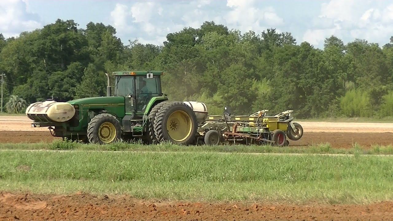 JOHN DEERE 8300 AND 6700! DAVIS FARMS 2021 PEANUT PLANTING & SPRAYING