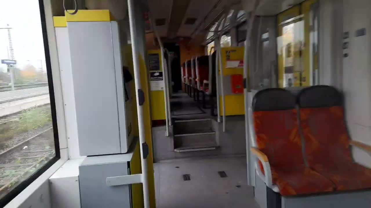 Der HLBahn 3Länderbahn Lint41 von innen