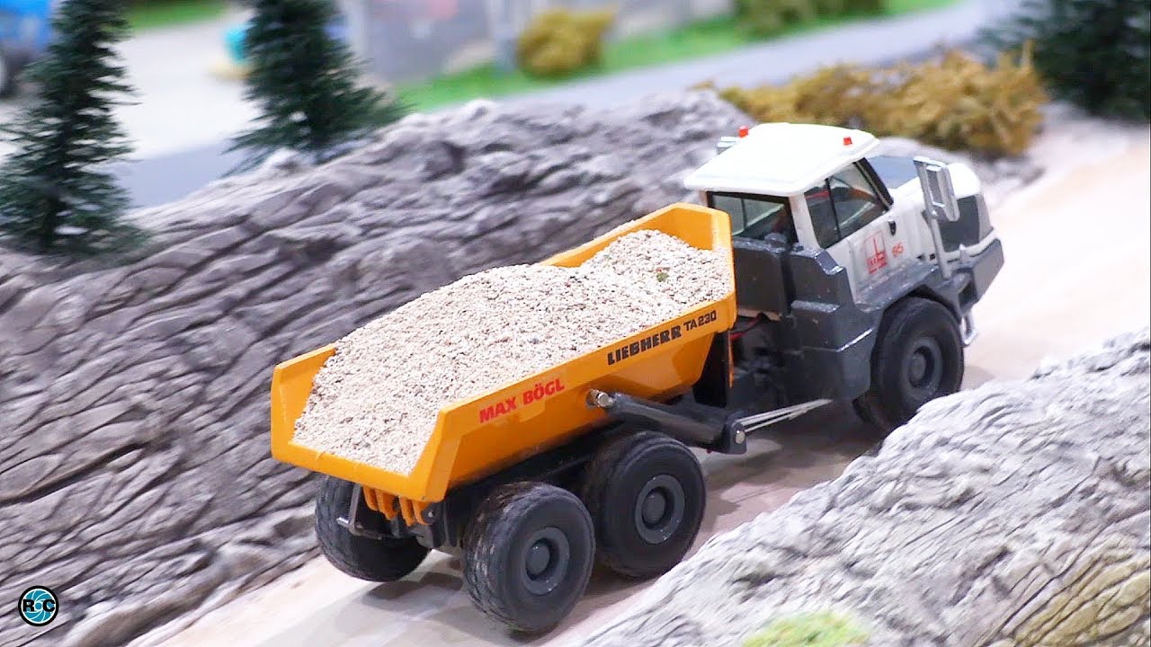RC Liebherr excavator 970 & trucks in 1/87 scale fully functional!!!