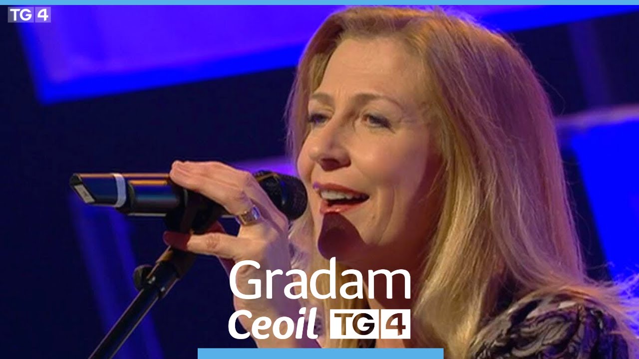 Altan - Mairéad Ní Mhaonaigh - An Cailín Deas Óg | Gradam Ceoil TG4 2001