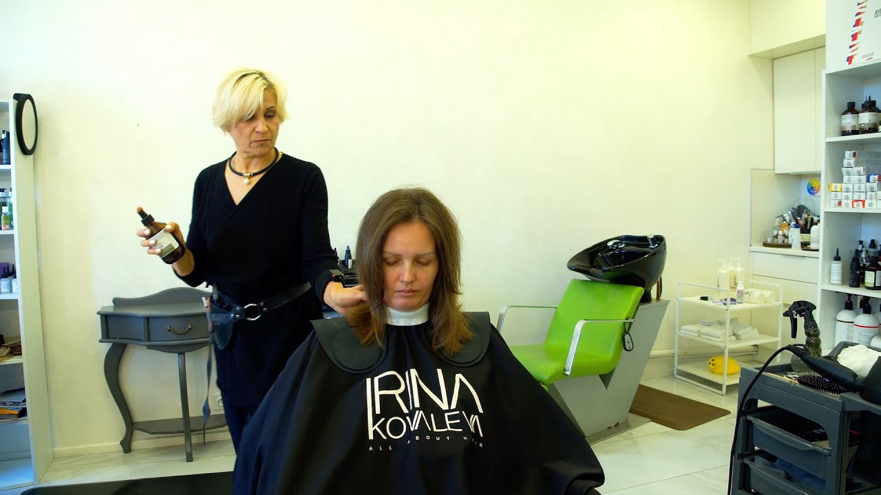(ASMR) A new haircut from a student. Will she like the haircut? #haircut #femalebarber #hair